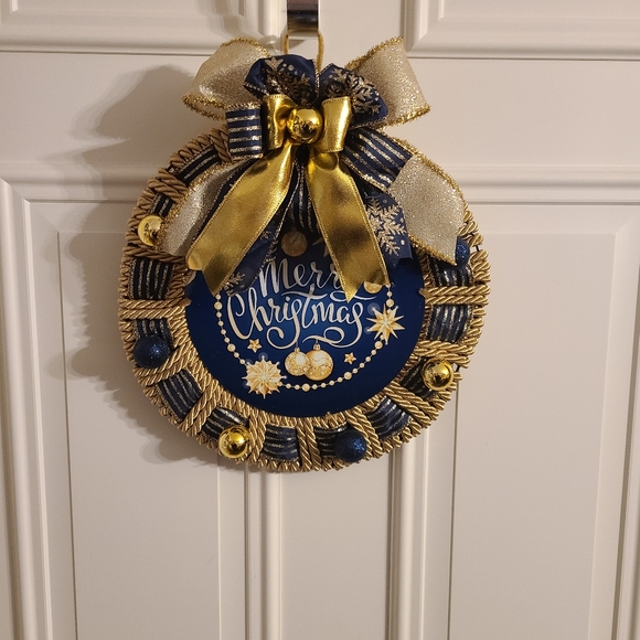 Christmas Wreath - Picture 1 of 3